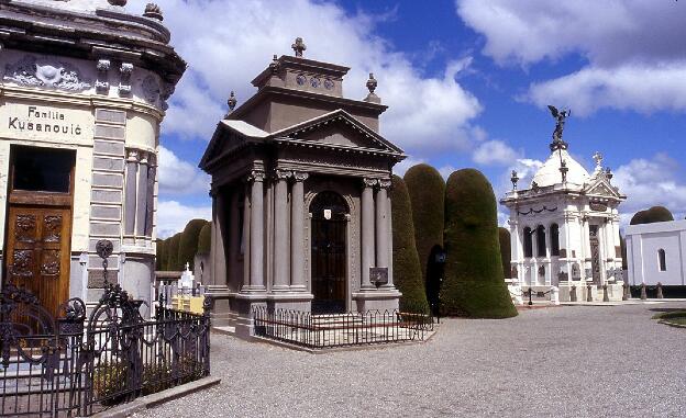 Der Friedhof von Punta Arenas ist einen Besuch Wert: Die perfekt geschnittenen Hecken und die Grabmale der Einwanderer aus Wales, Italien, Kroatien, Deutschland... geben dem Ort eine besondere Atmosphäre.