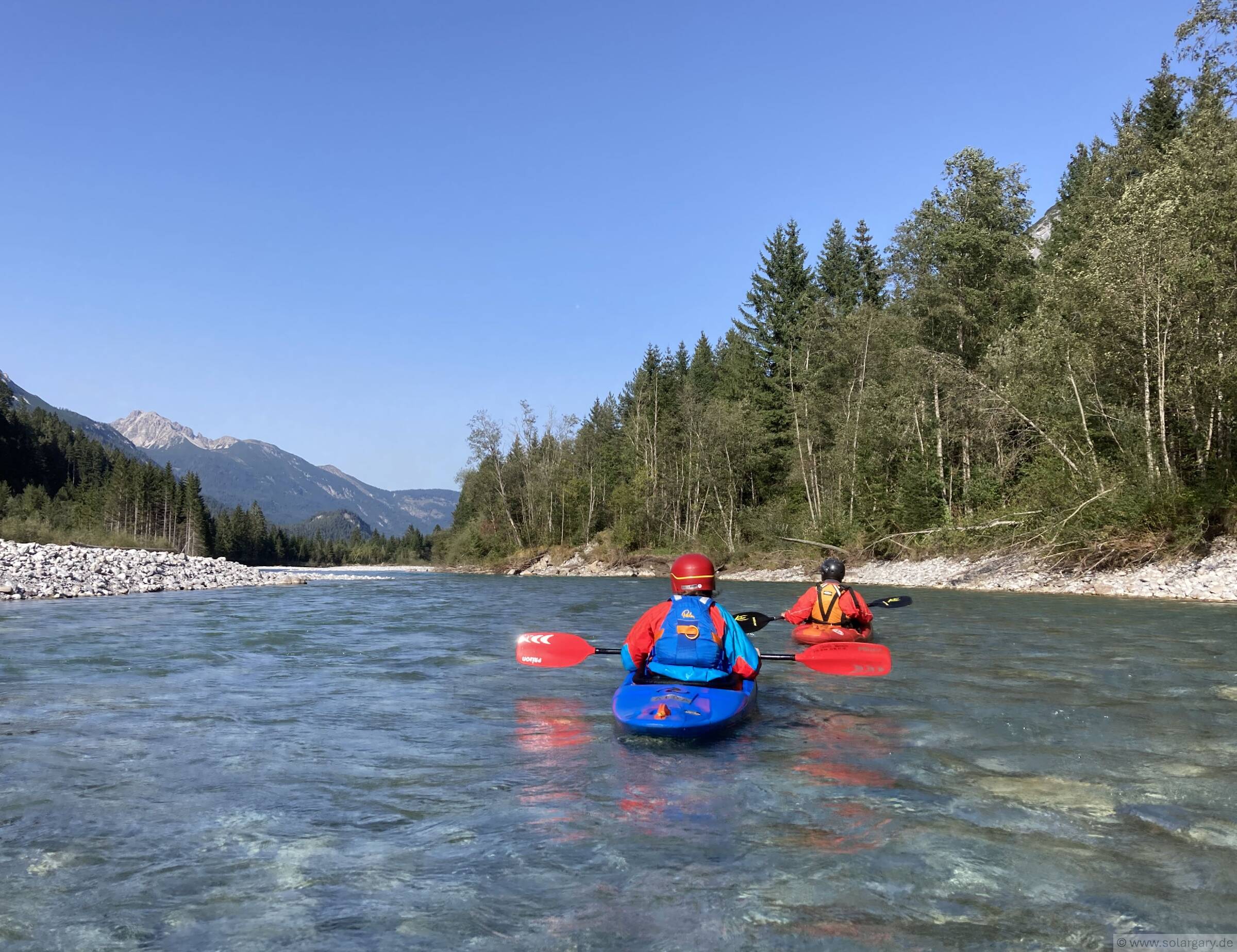 Wir haben den Fluss für uns.